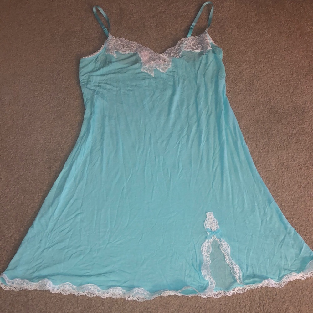 Victoria’s Secret nightie/chemise